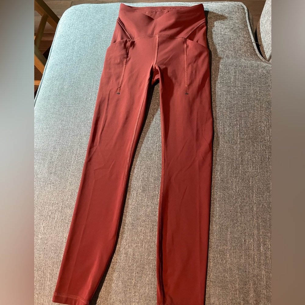 Lululemon 2 Wunder Train High Rise